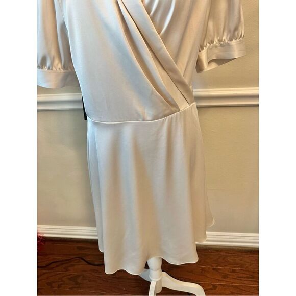 Aritzia Babaton Matte Pearl Dress Size Large NWT - Picture 3 of 8
